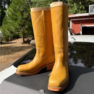 Frye Campus 14L boots Banana Size 9.5